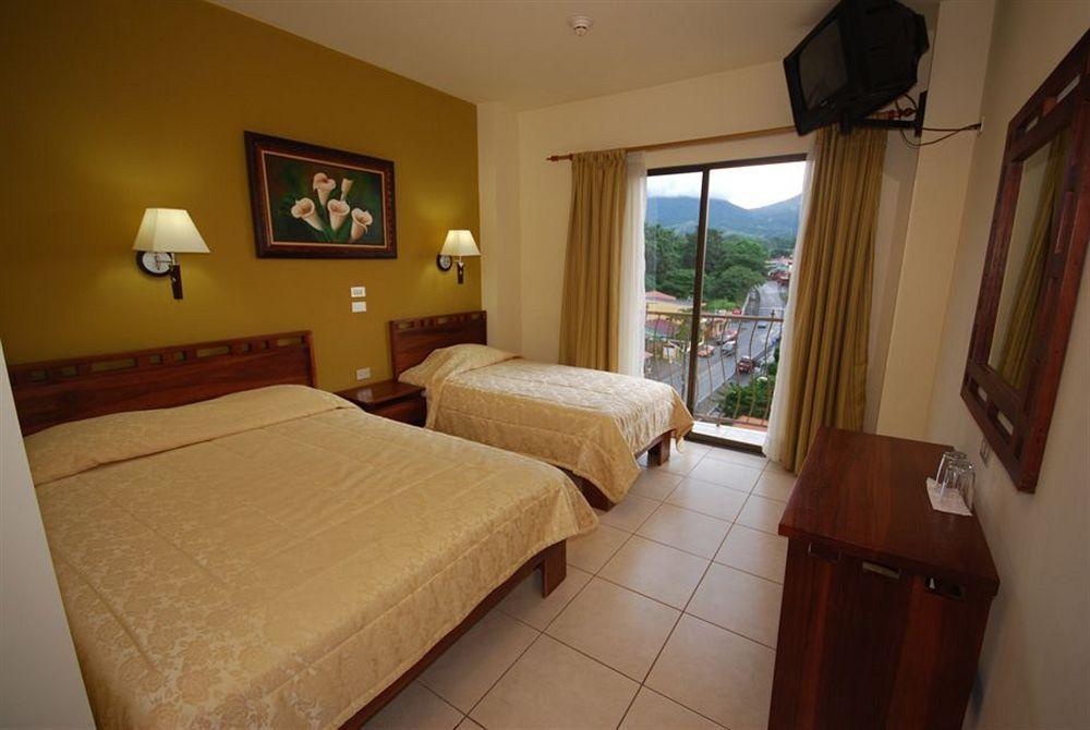 Hotel La Fortuna Екстериор снимка