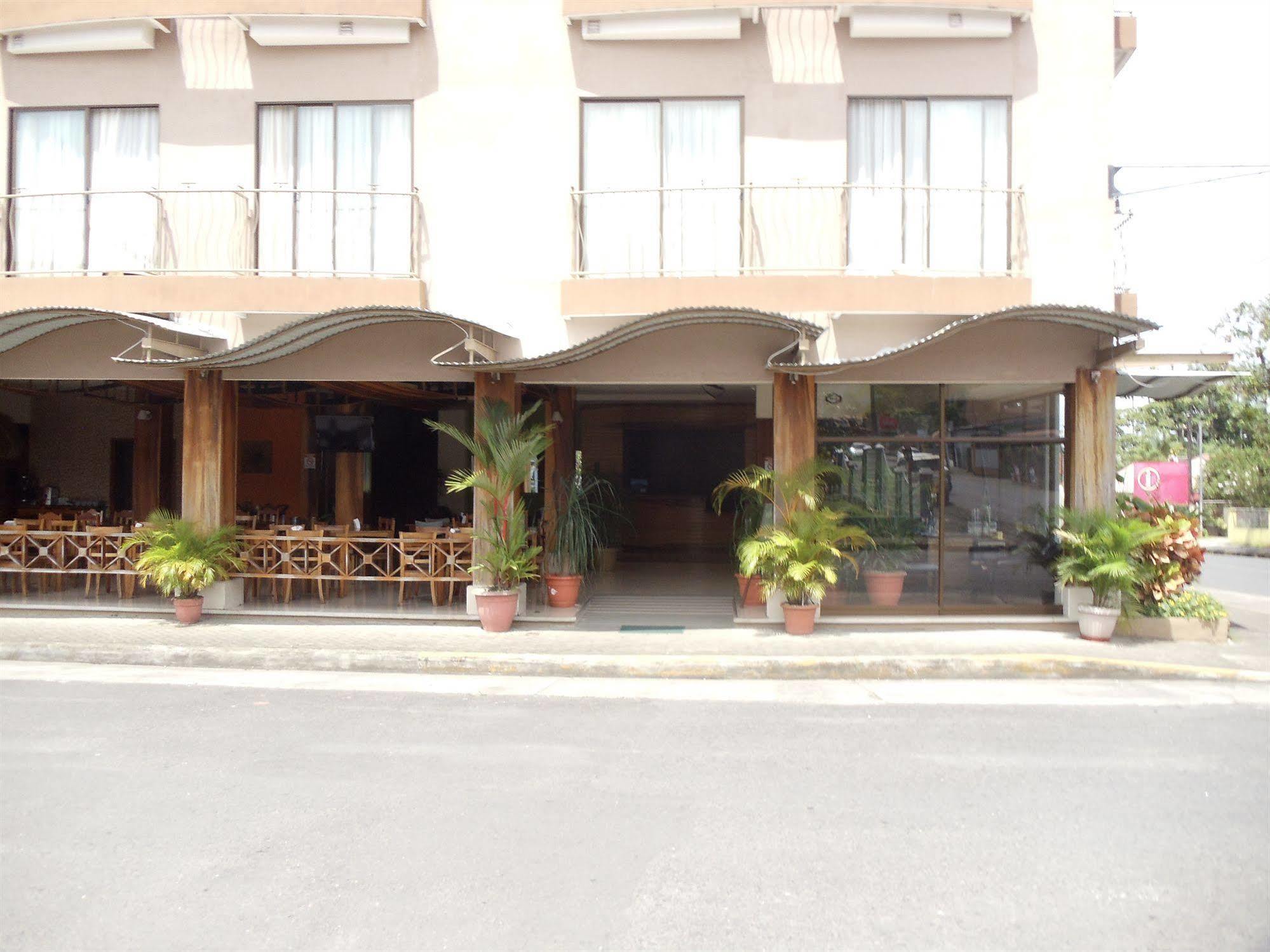Hotel La Fortuna Екстериор снимка