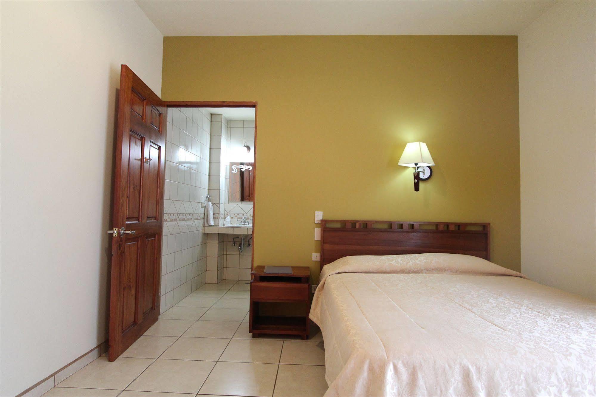 Hotel La Fortuna Екстериор снимка