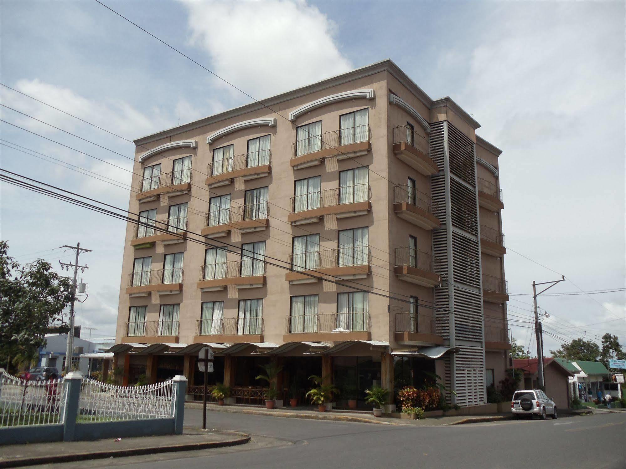 Hotel La Fortuna Екстериор снимка